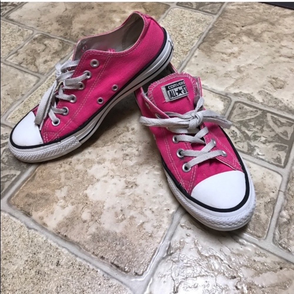 ***SOLD ON MERCARI***Pink Converse